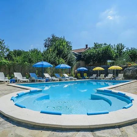 Marijana Holiday home Zmijavci